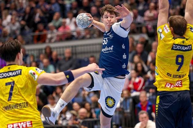 16.11.2025, Handball, HBL, Bergischer HC - Rhein-Neckar Löwen, Mitsubishi Electric HALLE Düsseldorf: Soeren Steinhaus (BHC 53) wirft auf das Tor Nordrhein-Westfalen Deutschland