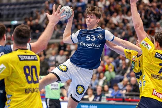 16.11.2025, Handball, HBL, Bergischer HC - Rhein-Neckar Löwen, Mitsubishi Electric HALLE Düsseldorf: Soeren Steinhaus (BHC 53) im Zweikampf gegen Robert Timmermeister (Rhein-Neckar Löwen 07) Jannik Kohlbacher (Rhein-Neckar Löwen 80) Nordrhein-Westfalen Deutschland