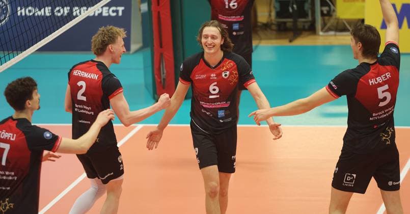 Ludwigsburg , Volleyball Bundesliga , Barock Volleys MTV Ludwigsburg vs. cerebricks VOLLEY GOATS Mitteldeutschland , Jubel Ludwigsburg , mitte: Ben-Simon Bonin
