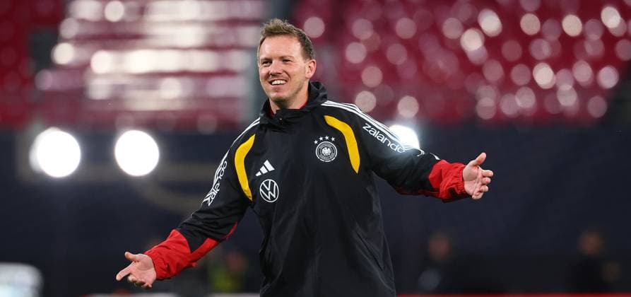Deutschland - Slowakei Training Leipzig, 16.11.2025, Matchday -1, Red Bull Arena, Abschlusstraining, vor der WM Qualifikation BR Deutschland vs. Slowakei am 17.11.2025 , Im Bild: Bundestrainer Julian Nagelsmann (Deutschland) ,