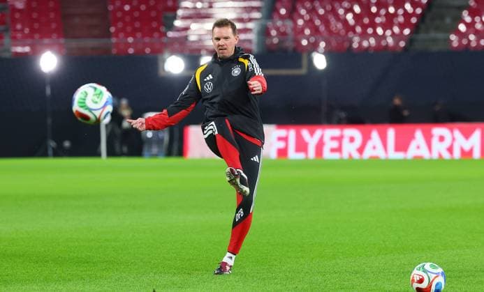 Deutschland - Slowakei Training Leipzig, 16.11.2025, Matchday -1, Red Bull Arena, Abschlusstraining, vor der WM Qualifikation BR Deutschland vs. Slowakei am 17.11.2025 , Im Bild: Bundestrainer Julian Nagelsmann (Deutschland) ,