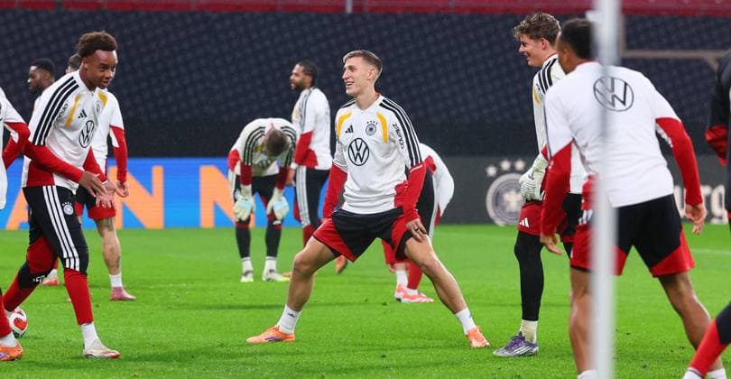 Deutschland - Slowakei Training Leipzig, 16.11.2025, Matchday -1, Red Bull Arena, Abschlusstraining, vor der WM Qualifikation BR Deutschland vs. Slowakei am 17.11.2025 , Im Bild: Nico Schlotterbeck ( 15, DEU) ,