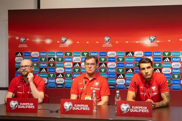 2025.11.16 Malta Pilka nozna Kwalifikacje Mistrzostw Swiata 2026 Trening i konferencja przed Malta - Polska N z Jakub Kiwior, Jan Urban (trener, head coach) Foto Marcin Karczewski PressFocus 2025.11.16 Malta Football - FIFA World Cup, WM, Weltmeisterschaft, Fussball 2026 Qualifying round Malta - Poland Jakub Kiwior, Jan Urban (trener, head coach) Credit: Marcin Karczewski PressFocus NEWSPIX.PL --- newspix.pl 