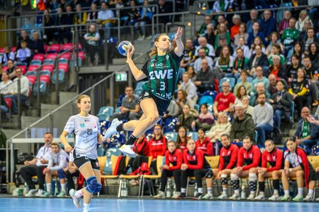 Handball Frauen EHF European League Women Qualifikationsrunde 3 Saison 2025 2026 HC Dalmatinka Ploce vs. VfL Oldenburg 16.11.2025 Lana Teiken (3, VfL Oldenburg) im Sprung, Wurf