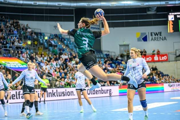 Handball Frauen EHF European League Women Qualifikationsrunde 3 Saison 2025 2026 HC Dalmatinka Ploce vs. VfL Oldenburg 16.11.2025 Lana Teiken (3, VfL Oldenburg) im Sprung, Wurf