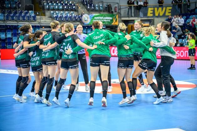 Handball Frauen EHF European League Women Qualifikationsrunde 3 Saison 2025 2026 HC Dalmatinka Ploce vs. VfL Oldenburg 16.11.2025 Freude über den Sieg, die Mannschaft des VfL Oldenburg