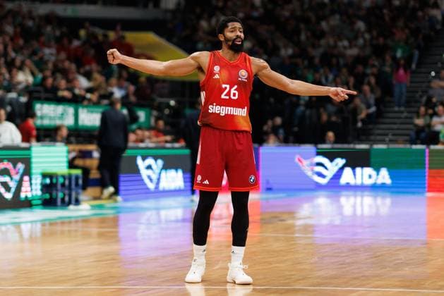Spencer Dinwiddie (FC Bayern Basketball), Vet Concept Gladiators Trier vs FC Bayern Basketball, Basketball, BBL Pokal, Viertelfinale, Saison 2025 2026, 16.11.2025 Vet Concept Gladiators Trier vs FC Bayern Basketball, Basketball, BBL Pokal, Viertelfinale, Saison 2025 2026, 16.11.2025 Copyright: xEibner-Pressefoto AlexanderxNeisx EP_ANS