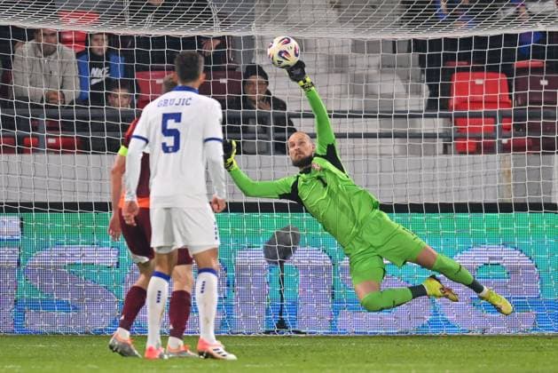 SERBIA vs LATVIA PREDRAG RAJKOVIC goalie football Serbia vs Latvia FIFA World Cup, WM, Weltmeisterschaft, Fussball qualification match at Dubocica stadiuim , Leskovac 16.11.2025 Foto: FOOTBALL, SERBIA, LATVIA, FIFA WORLD CUP QUALIFICATIONS MATCH Leskovac Dubocica stadium Serbia Copyright: xMarkoxMetlas xMNxPressx