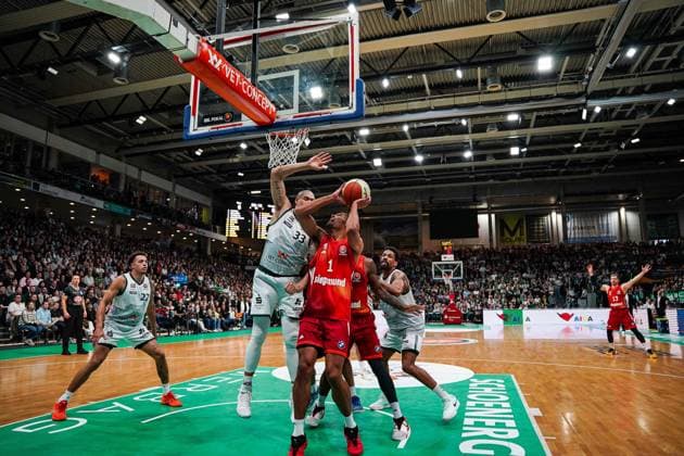 16.11.2025, xdaymx, Basketball DBB-Pokal, Gladiators Trier - FC Bayern München Abschluss Oscar da Silva (Bayern) (DFL DFB REGULATIONS PROHIBIT ANY USE OF PHOTOGRAPHS as IMAGE SEQUENCES and or QUASI-VIDEO) Trier
