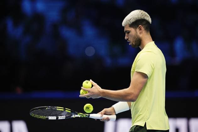 Spain s Carlos Alcaraz reacts during the singles final tennis match of the ATP, Tennis Herren World Tour Finals against Italy s Jannik Sinner at the Inalpi Arena in Turin, Italy - Sunday, Nov. 16, 2025. - Tennis  Copyright: xMarcoxAlpozzi LaPressex