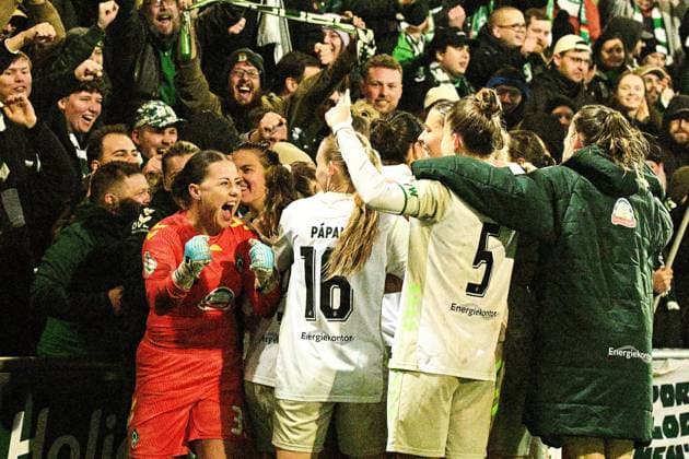 Fußball I Frauen I Saison 2025-2026 I DFB-Pokal I RB Leipzig - SV Werder Bremen I 16.11.2025 Mariella El Sherif (39, SV Werder Bremen) jubelt mit Mannschaft und Fans über den Einzug in die nächste Pokalrunde Leipzig RB Trainingszentrum, Cottaweg 7 Sachsen Deutschland Copyright: xLobeca InesxHähnelx