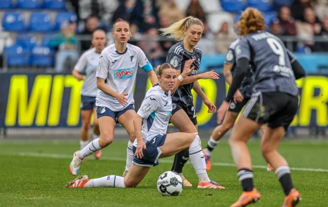 DEU, Wolfsburg, TSG Hoffenheim vs Eintracht Frankfurt, DFB-Pokal der Frauen, DFB, Saison 2526, Dietmar-Hopp-Stadion, Achtelfinale im Bild: Rebecka Blomqvist (Eintracht Frankfurt 28) DFB DFL REGULATIONS PROHIBIT ANY USE OF PHOTOGRAPHS AS IMAGE SEQUENCES AND OR QUASI-VIDEO, 16.11.2025 Copyright: HMBxMedia HendrikxHamelau