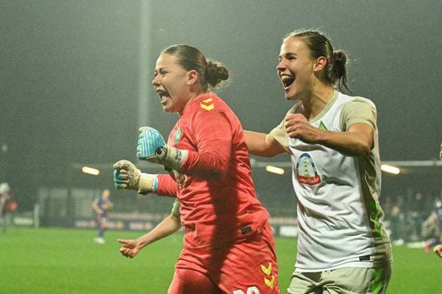 Fußball I Frauen I Saison 2025-2026 I DFB-Pokal I RB Leipzig - SV Werder Bremen I 16.11.2025 Jubel bei Mariella El Sherif (39, SV Werder Bremen) und Hanna Nemeth (23, SV Werder Bremen) Leipzig RB Trainingszentrum, Cottaweg 7 Sachsen Deutschland Copyright: xLobeca InesxHähnelx