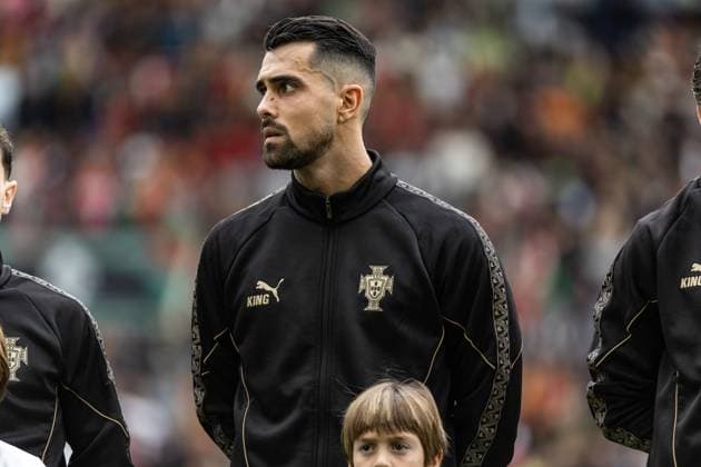 Diogo Costa ( Portugal national team, Nationalteam ) before the match between Portugal National Team and Armenia National team, valid for 2026 World Cup Qualifiers at Est‡dio do Drag‹o on 16 November 2025. Porto Estadio do Dragao Porto Portugal Copyright: xIMAGOx xPRIMExSPORTSxIMAGESx xFILIPExOLIVEIRAx