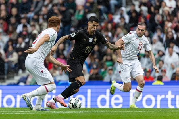 Joao Cancelo ( Portugal national team, Nationalteam ) in action during the match between Portugal National Team and Armenia National team, valid for 2026 World Cup Qualifiers at Est‡dio do Drag‹o on 16 November 2025. Porto Estadio do Dragao Porto Portugal Copyright: xIMAGOx xPRIMExSPORTSxIMAGESx xFILIPExOLIVEIRAx