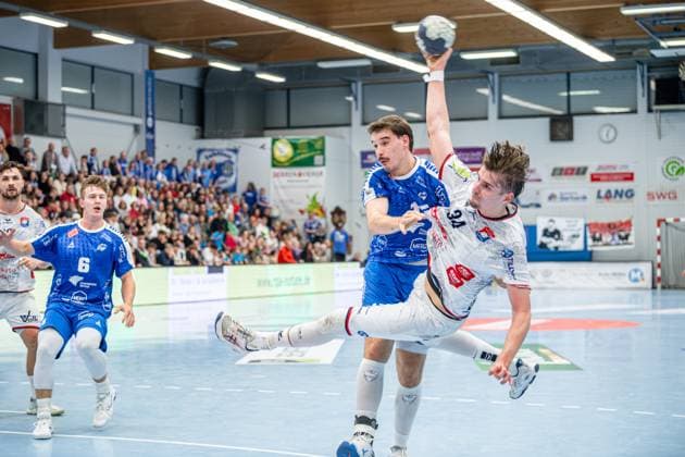 2. Handball Bundesliga; TV Hüttenberg - Dessau-Roßlauer HV, 16.11.25 Paul Kompenhans (TV Hüttenberg, 34), Marcel Nowak (Dessau-Roßlauer HV 06, 15), Fritz-Leon Haake (Dessau-Roßlauer HV 06, 6) 2. Handball Bundesliga; TV Hüttenberg - Dessau-Roßlauer HV: Hüttenberg, 16.11.25 Copyright: xBEAUTIFULxSPORTS Roeczeyx