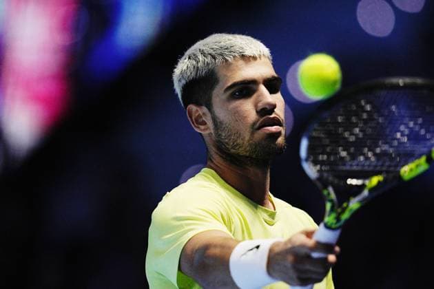 Spain s Carlos Alcaraz reacts during the singles final tennis match of the ATP, Tennis Herren World Tour Finals against Italy s Jannik Sinner at the Inalpi Arena in Turin, Italy - Sunday, Nov. 16, 2025. - Tennis  Copyright: xMarcoxAlpozzi LaPressex