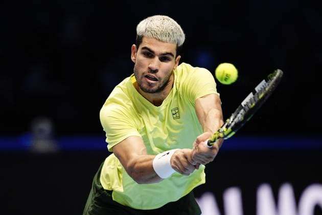 Spain s Carlos Alcaraz reacts during the singles final tennis match of the ATP, Tennis Herren World Tour Finals against Italy s Jannik Sinner at the Inalpi Arena in Turin, Italy - Sunday, Nov. 16, 2025. - Tennis  Copyright: xMarcoxAlpozzi LaPressex