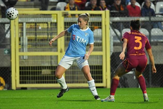 Soccer, match Serie A Women s AS Roma v SS Lazio Lucy Ashworth-Clifford of SS Lazio Woman,Lucia Di Guglielmo of AS Roma during the match Serie A Women s AS Roma v SS Lazio at The Fontane stadium in Rome, Italy, Nov 16th, 2025. Imago-Images Emmefoto Copyright: xImago-Images Emmefotox