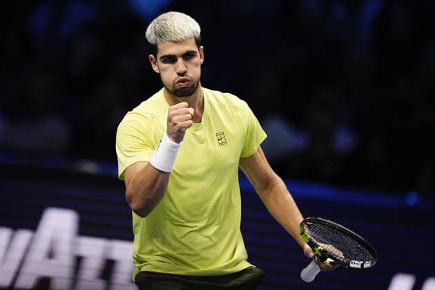 Spain s Carlos Alcaraz reacts during the singles final tennis match of the ATP, Tennis Herren World Tour Finals against Italy s Jannik Sinner at the Inalpi Arena in Turin, Italy - Sunday, Nov. 16, 2025. - Tennis  Copyright: xMarcoxAlpozzi LaPressex