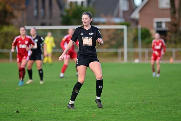 Fußball I Frauen I Saison 2025-2026 I Regionalliga Nord I 10. Spieltag I SV Henstedt-Ulzburg - SpVg Aurich I 16.11.2025 Freisteller, Einzelbild, Einzelfoto, Körper: Indra Hahn (7, SV Henstedt-Ulzburg). Henstedt-Ulzburg Beckersberg Stadion Schleswig-Holstein Deutschland Copyright: xLobeca WolfxGebhardtx