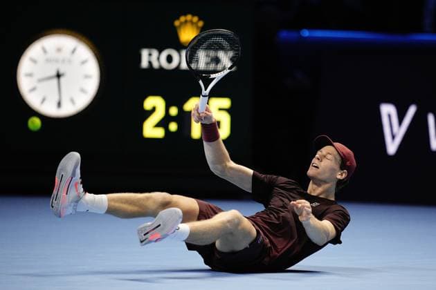 Italy s Jannik Sinner reacts after winning the singles final tennis match of the ATP, Tennis Herren World Tour Finals against Spain s Carlos Alcaraz at the Inalpi Arena in Turin, Italy - Sunday, Nov. 16, 2025. - Tennis  Copyright: xMarcoxAlpozzi LaPressex