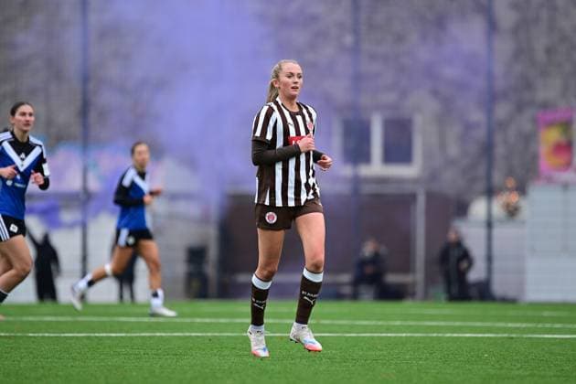 Fußball I Frauen I Saison 2025-2026 I Regionalliga Nord I 10. Spieltag I FC St. Pauli - Hamburger SV U20 I 16.11.2025 Annie Mcintosh Kingman (14, FC St. Pauli) Hamburg Stadion an der Feldstraße Hamburg Deutschland Copyright: xLobeca FelixxSchlikisx