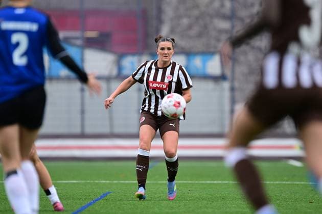 Fußball I Frauen I Saison 2025-2026 I Regionalliga Nord I 10. Spieltag I FC St. Pauli - Hamburger SV U20 I 16.11.2025 Rachel Miriam Marcia Free Rinast (31, FC St. Pauli) Hamburg Stadion an der Feldstraße Hamburg Deutschland Copyright: xLobeca FelixxSchlikisx