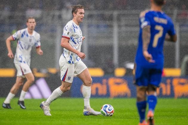 251116 Kristian Thorstvedt of Norway during the FIFA World Cup, WM, Weltmeisterschaft, Fussball Qualifier football match between Italy and Norway on November 16, 2025 in Milan. Photo: Vegard Grott BILDBYRAN kod VG VG0836 bbeng fotball football soccer fotboll fifa world cup qualifiers european qualifiers 2026 uefa world cup qualifiers vm-kvalifisering vm kvalik vm kval norge norway italien italia italy milano Copyright: VEGARDxGRoTT BB251116VG050