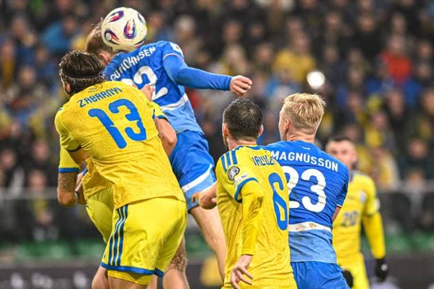 Warszawa 16.11.2025. Pilka nozna Eliminacje Mistrzostw Swiata 2026 kolejka 10 mecz : Ukraina -Islandia --- Football 2026 FIFA World Cup, WM, Weltmeisterschaft, Fussball qualifiers round 10 match : Ukraine - Iceland nz Ilya Zabarnyi Andri Gudjohnsen Fot. Kai Taller Arena Akcji NEWSPIX.PL --- newspix.pl 