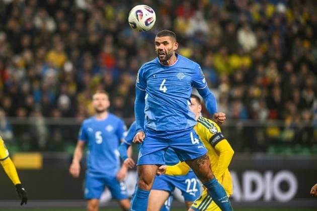 WARSZAWA 16.11.2025 MECZ 6. KOLEJKA GRUPA d ELIMINACJE DO MISTRZOSTW SWIATA 2026: UKRAINA - ISLANDIA --- FIFA World Cup, WM, Weltmeisterschaft, Fussball 2026 QUALIFYING ROUND GROUP G MATCH IN WARSAW: UKRAINE - ICELAND VICTOR PALSSON FOT. JACEK PRONDZYNSKI FOTOPYK NEWSPIX.PL --- newspix.pl 