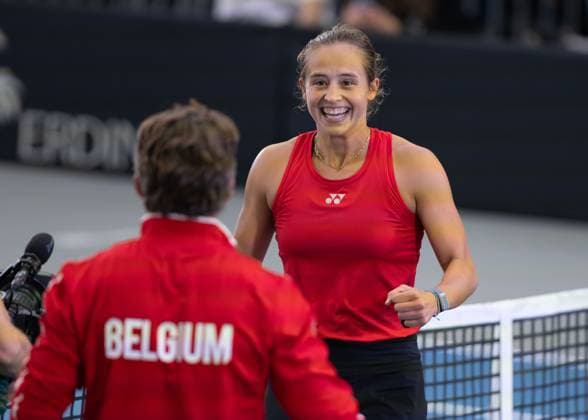 Billie Jean King Cup 2025 Play-Offs, TC Ismaning, Muenchen, Deutschland, Team Belgium, Belgien, Hanne Vandewinkel (BEL) jubelt nach dem Sieg, Jubel, Freude, Emotion Tennis - Billie Jean King Cup 2025 - ITF Billie Jean King Cup - TC Ismaning - Ismaning - Bayern - Deutschland - 16 November 2025. Copyright: xJuergenxHasenkopfx