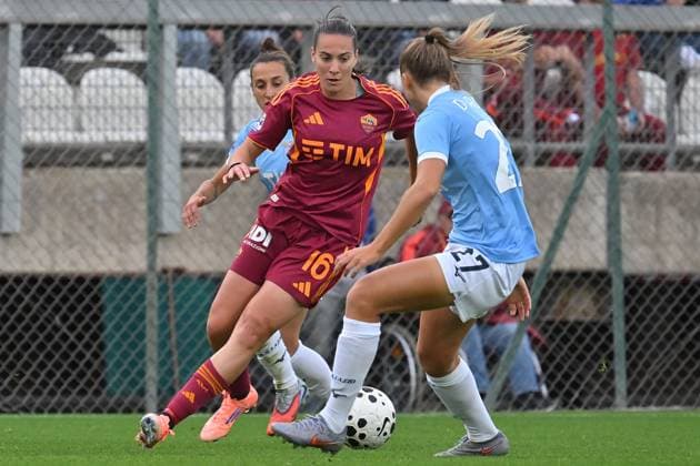 CALCIO - Serie A Femminile - AS Roma vs SS Lazio Women Alice Corelli of AS Roma,Federica D Auria of SS Lazio Woman during the match Serie A Women s AS Roma v SS Lazio at The Fontane stadium in Rome, Italy, Nov 16th, 2025. Mattia Vian Rome Italy  Copyright: xIPAxSport ABACAx