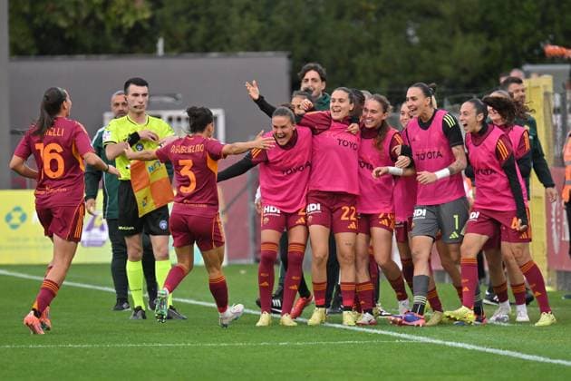 Lucia Di Guglielmo of AS Roma celebrates scoring her goal during the match Serie A Women s AS Roma v SS Lazio at The Fontane stadium in Rome, Italy, Nov 16th, 2025. Mattia Vian  Copyright: xMattiaxVian IPAxSportx xipa-agency.netx xx IPA_68032483 IPA_Agency_IPA68032483