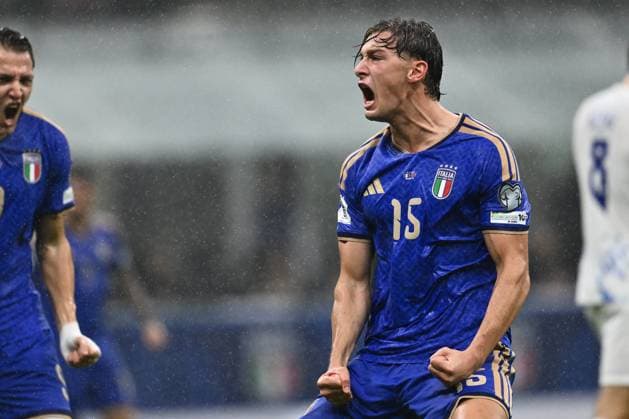 CALCIO - FIFA Mondiali - Qualifiers - Italy vs Norway Pio Esposito (ITA) celebrates after scoring the goal of 1-0 during during the FIFA 2026 World Cup Qualifying Round Matchday 10 between Italy and Norway at San Siro Stadium on November 16, 2025 in Milan, Italy. Milan Italy  Copyright: xIPAxSport ABACAx