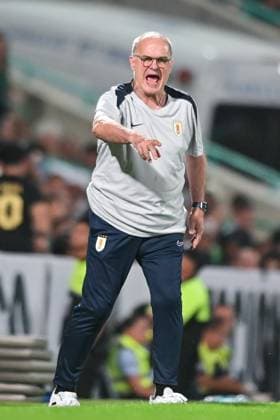 MEXICO VS URUGUAY - PARTIDO AMISTOSO - 15 DE NOVIEMBRE 2025 TORREON COAHUILA, MEXICO. NOVEMBER 15th: Marcelo Bielsa Head Coach of Uruguay during the Friendly match between Mexico and Uruguay, held at the TSM Corona stadium, in Torreon Coahuila,Mexico. (PHOTO BY KIKE TERRAZAS STRAFFONIMAGES IMAGO MANDATORY CREDIT EDITORIAL USE Copyright: xKIKExTERRAZASx