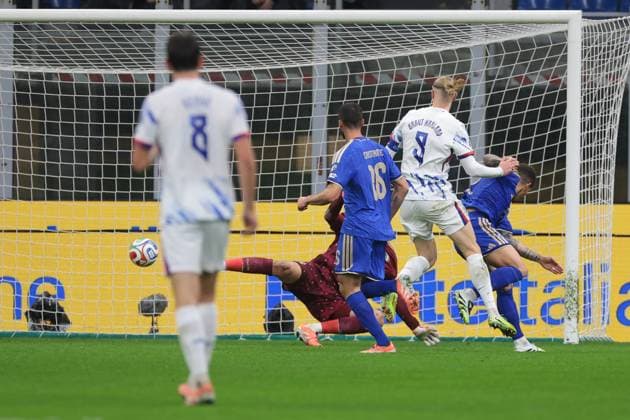 Milan, Italy, 16th November 2025. Erling Haaland of Norway scores his second fo the night to give the side a 3-1 lead during the Italy vs Norway FIFA World Cup, WM, Weltmeisterschaft, Fussball European Qualifying match at Giuseppe Meazza, Milan. Picture credit should read: Jonathan Moscrop Sportimage EDITORIAL USE ONLY. No use with unauthorised audio, video, data, fixture lists, club league logos or live services. Online in-match use limited to 120 images, no video emulation. No use in betting, games or single club league player publications. SPI_096_JM_ITALY_NORWAY_EQ SPI-4294-0096