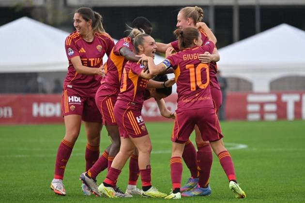 CALCIO - Serie A Femminile - AS Roma vs SS Lazio Women Lucia Di Guglielmo of AS Roma celebrates scoring her goal during the match Serie A Women s AS Roma v SS Lazio at The Fontane stadium in Rome, Italy, Nov 16th, 2025. Mattia Vian Rome Italy  Copyright: xIPAxSport ABACAx