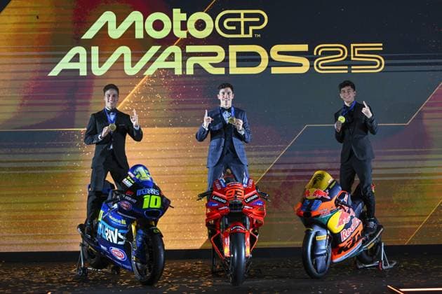 MotoGP™ Awards bring the curtain down on 2025 in style. The 2025 MotoGP™ Awards took place on Sunday evening at the Circuit Ricardo Tormo, celebrating the season trackside for the first time ever. Cheste, Valencia, Spain, 16 November 2025 In picture: Marc Marquez , Diogo Moreira and Jose Antonio Rueda Los premios MotoGP™ ponen el broche de oro a 2025 con estilo. La gala de premios MotoGP™ 2025 tuvo lugar el domingo por la noche en el Circuito Ricardo Tormo, celebrando la temporada a pie de pista por primera vez en la historia. Cheste, Valencia, Espana, 16 de Noviembre de 2025 POOL MotoGP.com Cordon Press Images will be for editorial use only. Mandatory credit: MotoGP.com Cordon Press 