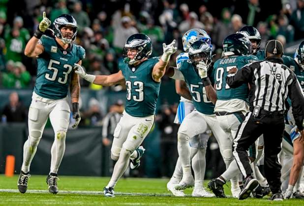 November 16, 2025, Philadelphia, Pa, USA: Philadelphia Eagles celebrate stopping a fake punt during the NFL, American Football Herren, USA football matchup between the Detroit Lions and the Philadelphia Eagles at Lincoln Financial Field in Philadelphia, Pennsylvania on November 16, 2025. Cal Media Philadelphia USA - ZUMAcs17 20251116_faf_cs17_032 Copyright: xScottxSeriox
