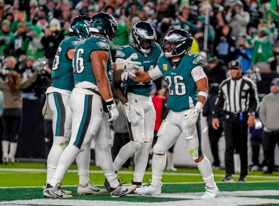 NFL, American Football Herren, USA 2025: Lions V Eagles NOV 16 November 16, 2025, Philadelphia, Pa, USA: Philadelphia Eagles running back Saquon Barkley (26) celebrate during the NFL football matchup between the Detroit Lions and the Philadelphia Eagles at Lincoln Financial Field in Philadelphia, Pennsylvania on November 16, 2025. Scott Serio Cal Media(Credit Image: Scott Serio Cal Sport Media) Philadelphia Pa USA EDITORIAL USE ONLY Copyright: xx ZUMA-20251116_faf_cs17_040.jpg ScottxSeriox csmphotothree444296