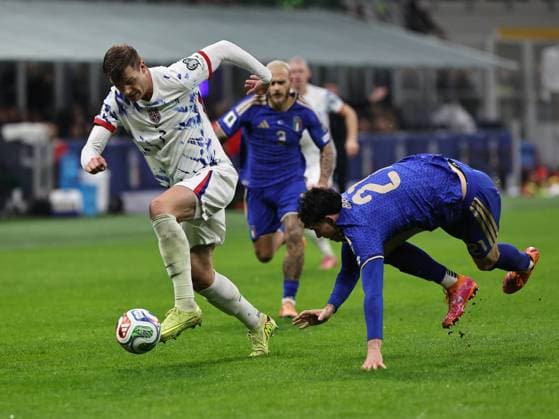Italy v Norway - FIFA World Cup, WM, Weltmeisterschaft, Fussball 2026 Qualifier Alexander Sorloth participates in the UEFA World Cup Qualifiers 2026 match between Italy and Norway in Milan, Italy, on November 16, 2025. Milano ITA Italy  Copyright: xLorisxRosellix originalFilename:roselli-italiavn251116_npSrP.jpg