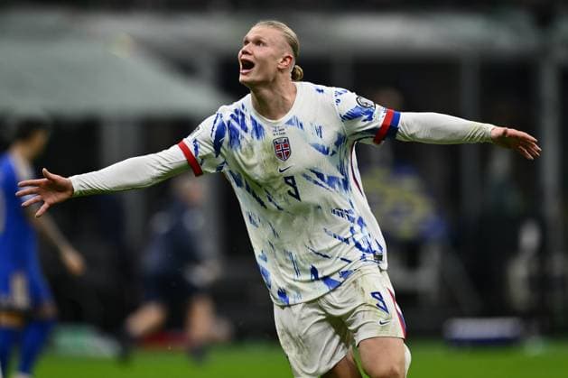 Italy v Norway - FIFA World Cup, WM, Weltmeisterschaft, Fussball 2026 Qualifier Erling Haaland (NOR) celebrates after scoring the goal of 1-3 during the FIFA 2026 World Cup Qualifying Round Matchday 10 between Italy and Norway at San Siro Stadium in Milan, Italy, on November 16, 2025. Milan Italy Italy  Copyright: xDomenicoxCippitellix originalFilename:cippitelli-italynor251116_nphWT.jpg