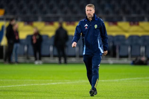 251117 Head coach Graham Potter of the Swedish men s national football team during a training session on November 17, 2025 in Stockholm. Photo: Jesper Zerman BILDBYRAN kod JZ JZ0647 fotboll football soccer fotball vm-kval kval FIFA World Cup, WM, Weltmeisterschaft, Fussball qualifier qualifier träning practice training sverige sweden sverige a bbeng Copyright: JESPERxZERMAN BB251117JZ004