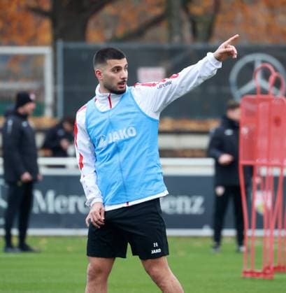 17.11.25 VfB Stuttgart Training Deutschland, Stuttgart, 17.11.2025, Fussball, Bundesliga, Saison 2025 2026, VfB Stuttgart Training: Deniz Undav.