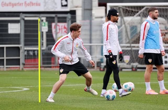17.11.25 VfB Stuttgart Training Deutschland, Stuttgart, 17.11.2025, Fussball, Bundesliga, Saison 2025 2026, VfB Stuttgart Training: Angelo Stiller.
