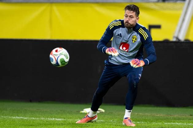 251117 Goalkeeper Kristoffer Nordfeldt of the Swedish men s national football team during a training session on November 17, 2025 in Stockholm. Photo: Jesper Zerman BILDBYRAN kod JZ JZ0647 fotboll football soccer fotball vm-kval kval FIFA World Cup, WM, Weltmeisterschaft, Fussball qualifier qualifier träning practice training sverige sweden sverige a bbeng Copyright: JESPERxZERMAN BB251117JZ010