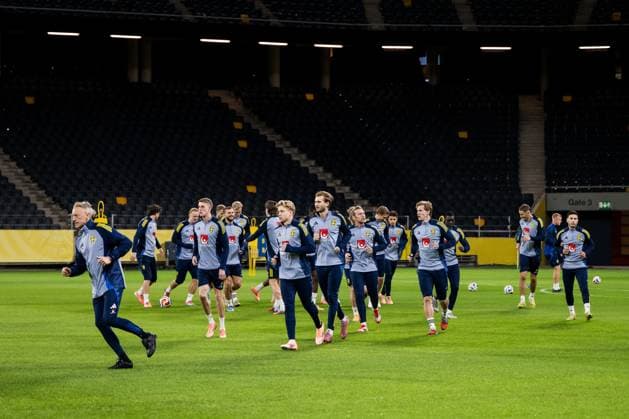 251117 Players of the Swedish men s national football team during a training session on November 17, 2025 in Stockholm. Photo: Jesper Zerman BILDBYRAN kod JZ JZ0647 fotboll football soccer fotball vm-kval kval FIFA World Cup, WM, Weltmeisterschaft, Fussball qualifier qualifier träning practice training sverige sweden sverige a bbeng Copyright: JESPERxZERMAN BB251117JZ050