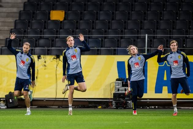 251117 Gustav Lundgren, Herman Johansson, Emil Forsberg and Emil Krafth of the Swedish men s national football team during a training session on November 17, 2025 in Stockholm. Photo: Jesper Zerman BILDBYRAN kod JZ JZ0647 fotboll football soccer fotball vm-kval kval FIFA World Cup, WM, Weltmeisterschaft, Fussball qualifier qualifier träning practice training sverige sweden sverige a bbeng Copyright: JESPERxZERMAN BB251117JZ052