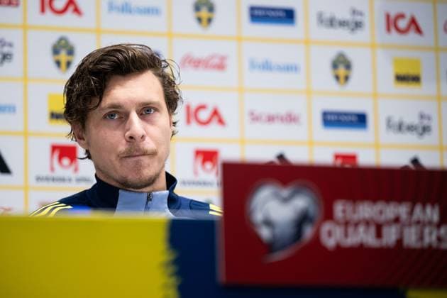 251117 Victor Nilsson Lindelöf of the Swedish men s national football team at a press conference, PK, Pressekonferenz on November 17, 2025 in Stockholm. Photo: Jesper Zerman BILDBYRAN kod JZ JZ0647 fotboll football soccer fotball vm-kval kval FIFA World Cup, WM, Weltmeisterschaft, Fussball qualifier qualifier träning practice training sverige sweden sverige a bbeng Copyright: JESPERxZERMAN BB251117JZ077